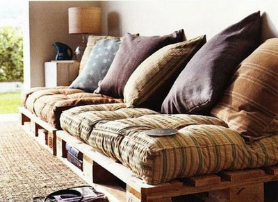 有趣更省錢！搬運貨物的棧板改裝做沙發(fā)座椅——武漢裝修省錢妙招